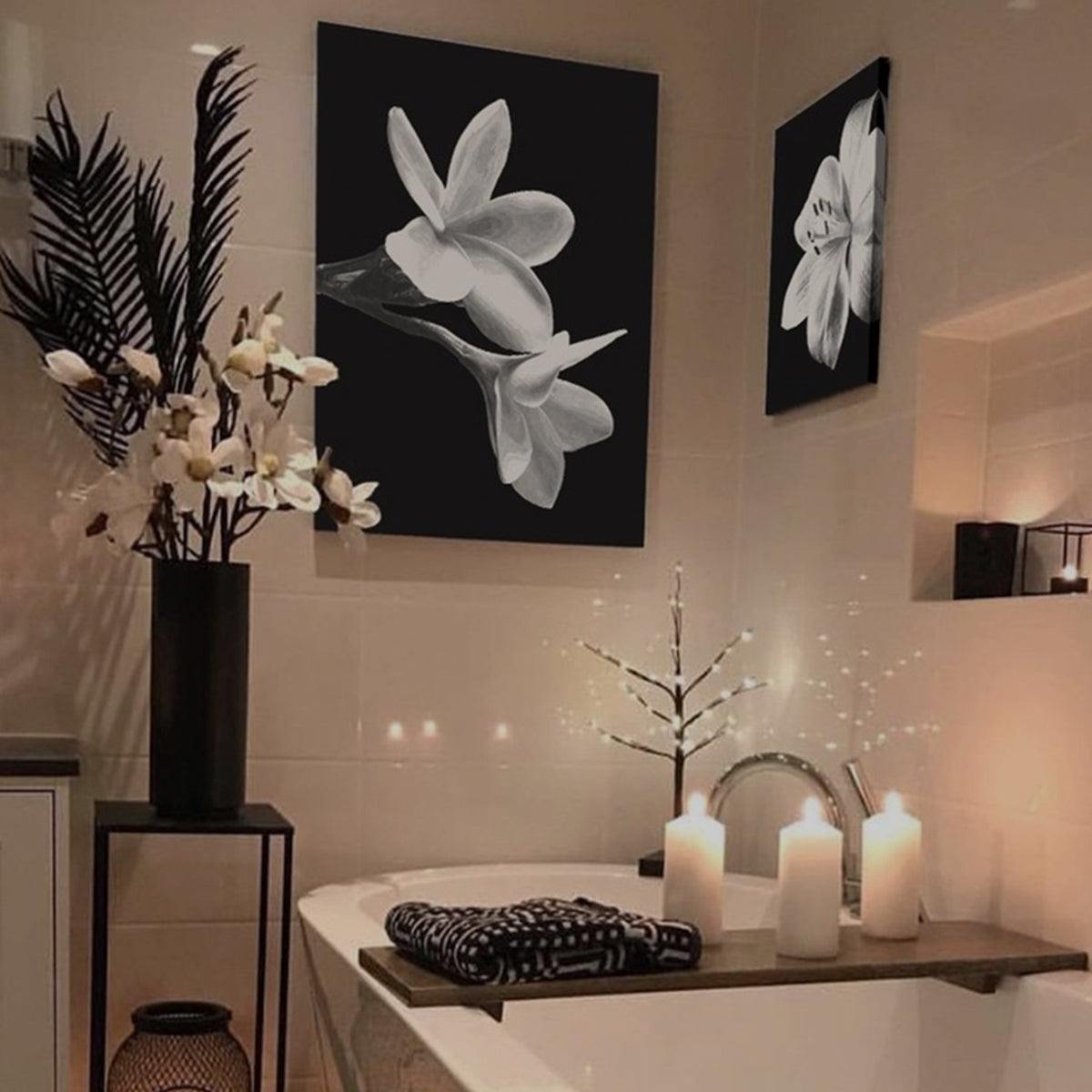 Baño Gris con Cuadro  Bathroom interior, Bathroom design, Bathroom  inspiration