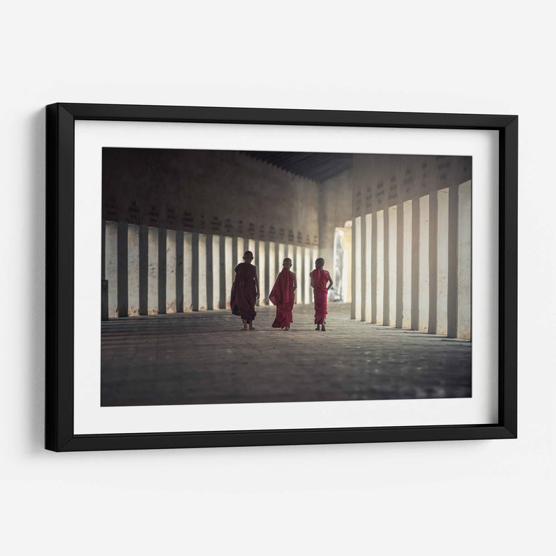 Tres monjes en formación | Cuadro decorativo de Canvas Lab