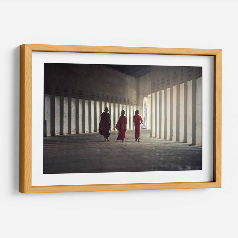 Tres monjes en formación | Cuadro decorativo de Canvas Lab