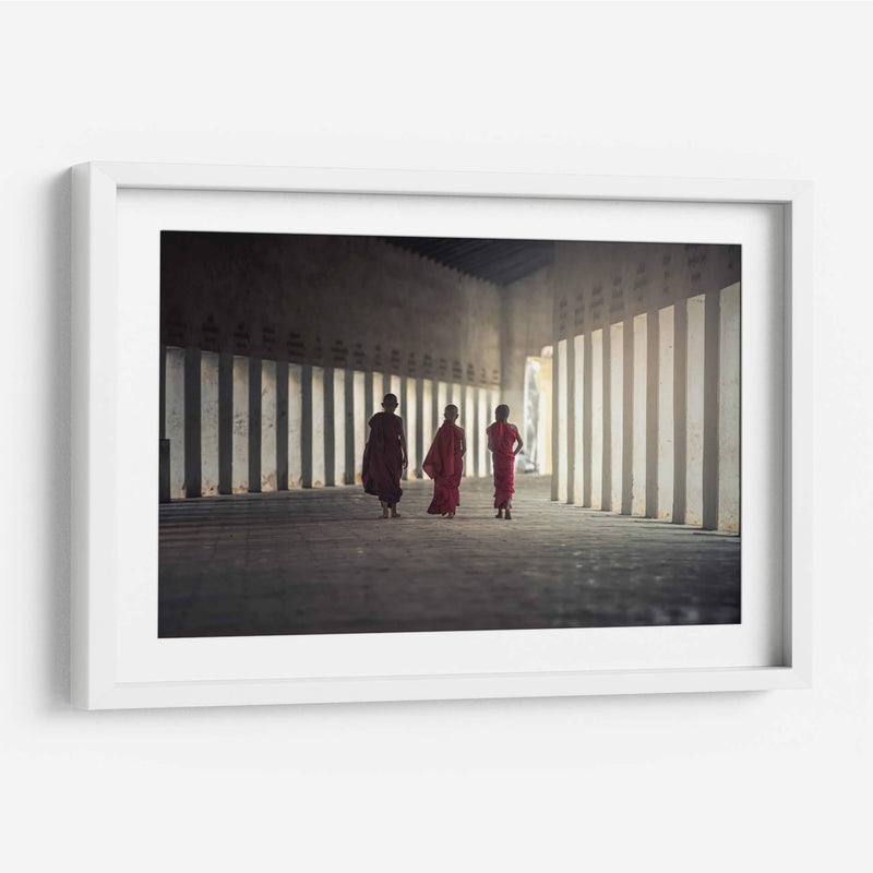 Tres monjes en formación | Cuadro decorativo de Canvas Lab