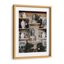 Plantas de interior y bustos de Buda colocados en estantes | Cuadro decorativo de Canvas Lab