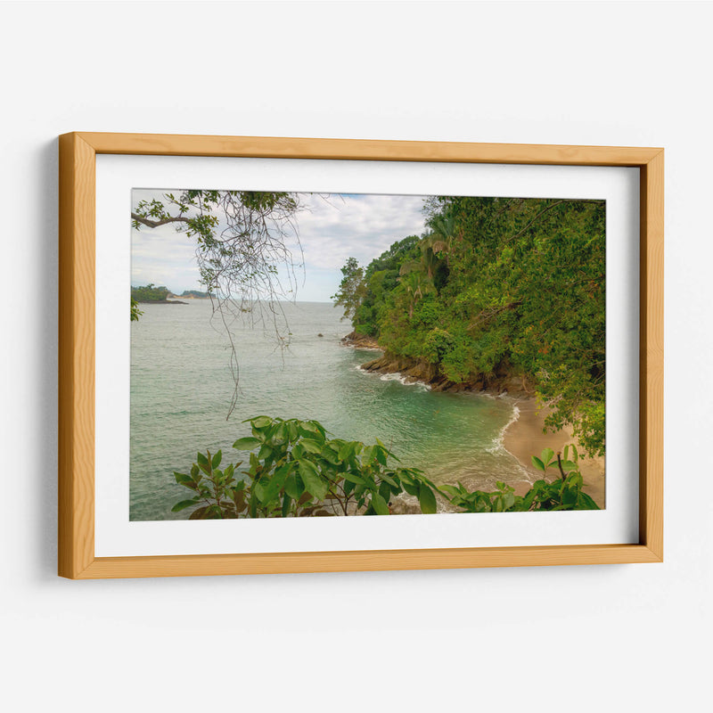 Vista aérea de la playa Manuel Antonio  - Carla Fernández | Cuadro decorativo de Canvas Lab