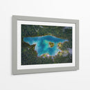 Lago rodeado por pinos | Cuadro decorativo de Canvas Lab