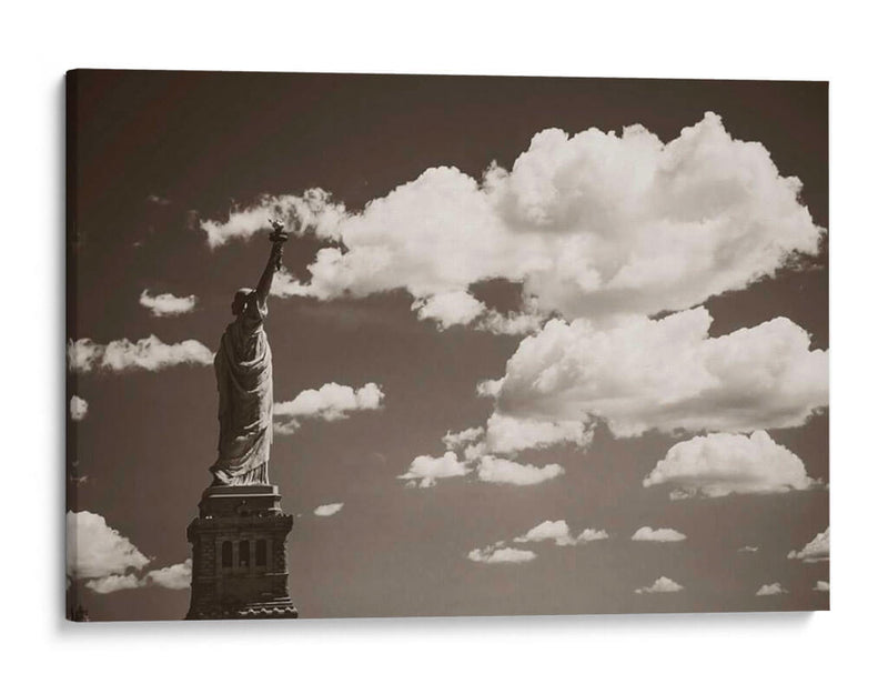 Libertad En Las Nubes - John Brooknam | Cuadro decorativo de Canvas Lab