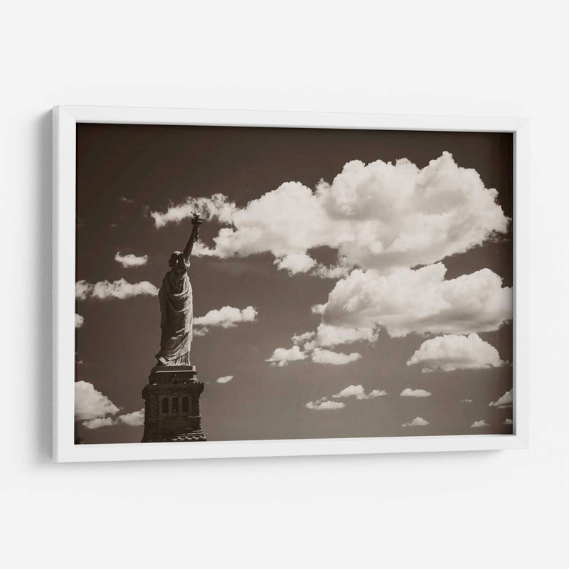 Libertad En Las Nubes - John Brooknam | Cuadro decorativo de Canvas Lab