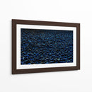 Reflejo azul sobre piedras | Cuadro decorativo de Canvas Lab
