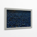 Reflejo azul sobre piedras | Cuadro decorativo de Canvas Lab