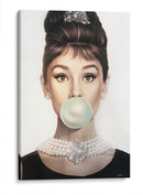 Audrey Hepburn bubblegum | Cuadro decorativo de Canvas Lab