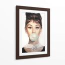 Audrey Hepburn bubblegum | Cuadro decorativo de Canvas Lab