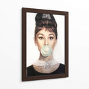 Audrey Hepburn bubblegum | Cuadro decorativo de Canvas Lab