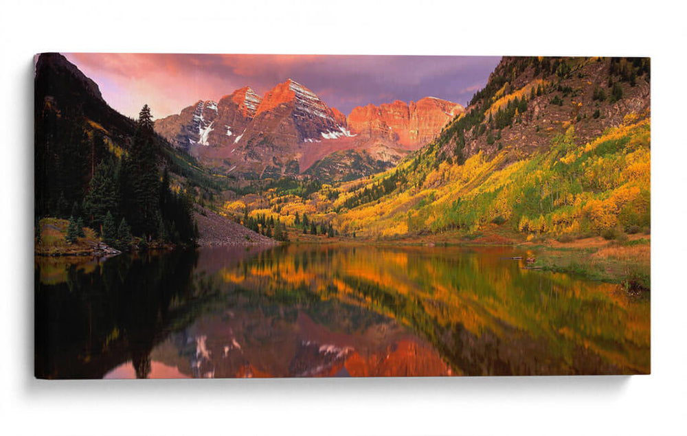 El reflejo de las montañas coloridas | Cuadro decorativo de Canvas Lab