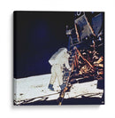Buzz Aldrin bajando de Eagle | Cuadro decorativo de Canvas Lab