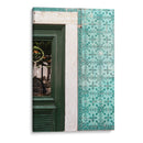 Puerta Verde con Azulejos Portugueses en Lisboa - Wandering Pixels Co. | Cuadro decorativo de Canvas Lab