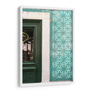 Puerta Verde con Azulejos Portugueses en Lisboa - Wandering Pixels Co. | Cuadro decorativo de Canvas Lab