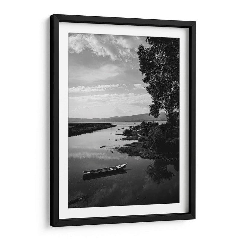 Bote solitario sobre las aguas tranquilas. del Lago de Pátzcuaro - Nosion | Cuadro decorativo de Canvas Lab