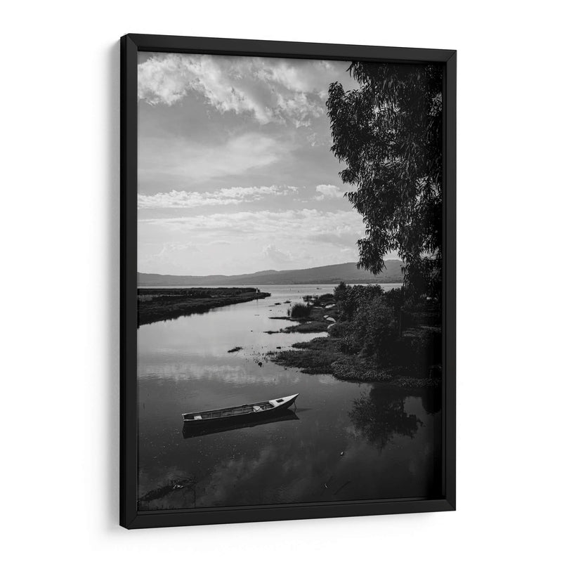 Bote solitario sobre las aguas tranquilas. del Lago de Pátzcuaro - Nosion | Cuadro decorativo de Canvas Lab