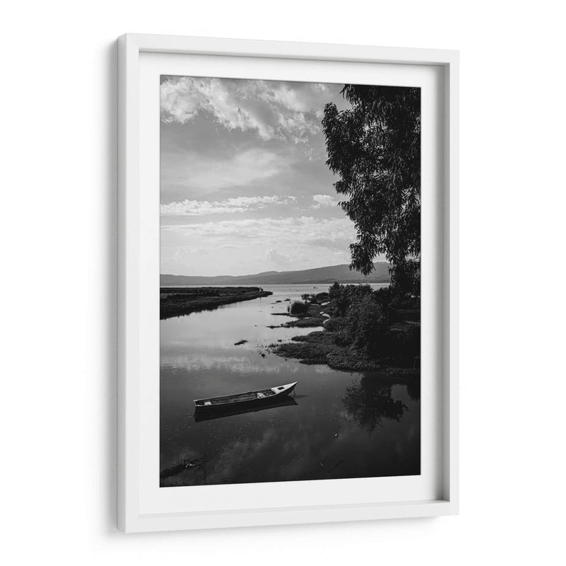 Bote solitario sobre las aguas tranquilas. del Lago de Pátzcuaro - Nosion | Cuadro decorativo de Canvas Lab