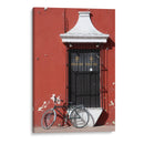 Bicicleta en colorida ventana de Valladolid Yucatán - Luis Rodrigo Magaña Andrade | Cuadro decorativo de Canvas Lab