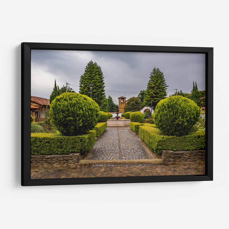 Plaza Principal de Tupátaro – Equilibrio entre historia y naturaleza. - Nosion | Cuadro decorativo de Canvas Lab
