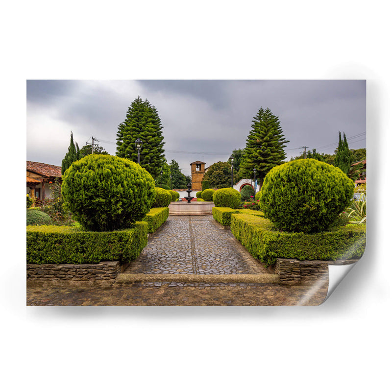 Plaza Principal de Tupátaro – Equilibrio entre historia y naturaleza. - Nosion | Cuadro decorativo de Canvas Lab