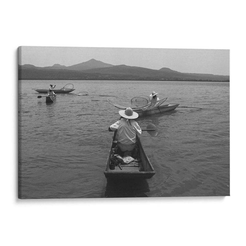 PESCADORES EN EL LAGO DE JANITZIO - ALEJANDRE PHOTOGRAPHY | Cuadro decorativo de Canvas Lab
