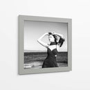 Modelo en la playa - Metin OTU | Cuadro decorativo de Canvas Lab