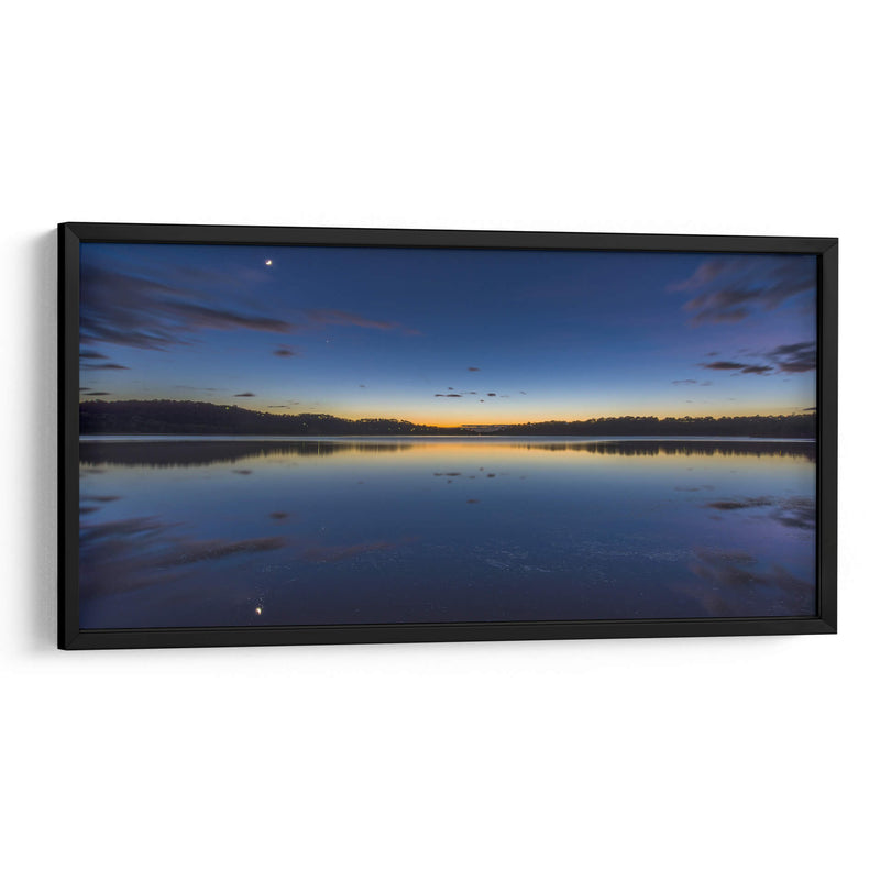 Reflejo nocturno en el lago | Cuadro decorativo de Canvas Lab