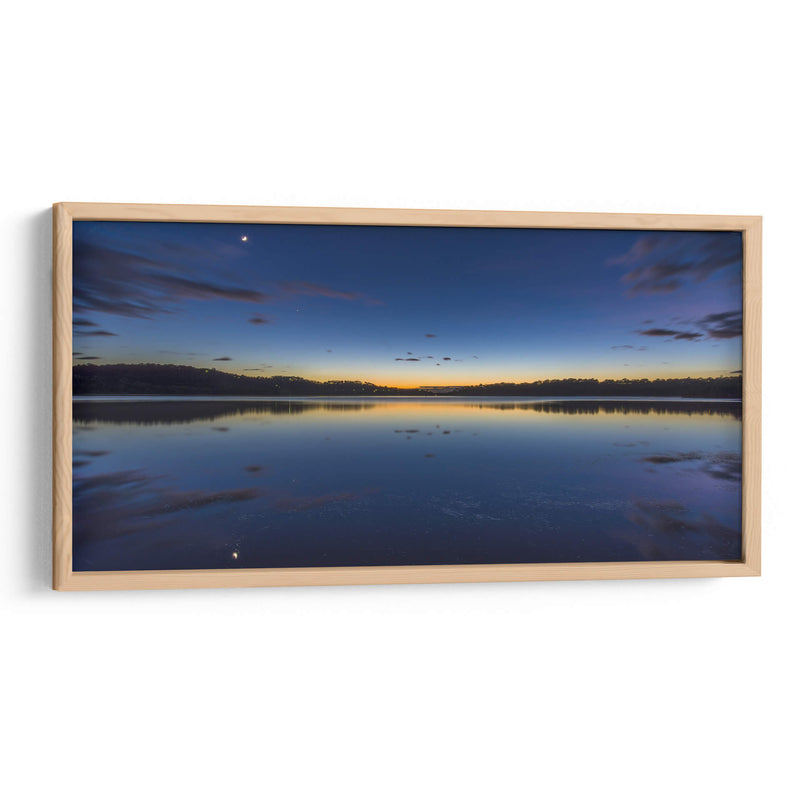 Reflejo nocturno en el lago | Cuadro decorativo de Canvas Lab