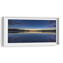 Reflejo nocturno en el lago | Cuadro decorativo de Canvas Lab