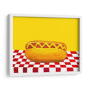 Perro caliente con mostaza amarilla a cuadros rojos - Alice Straker | Cuadro decorativo de Canvas Lab