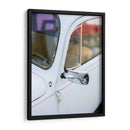 Un Volkswagen Beetle pastel en las calles de Oaxaca, México - Raisa Zwart | Cuadro decorativo de Canvas Lab