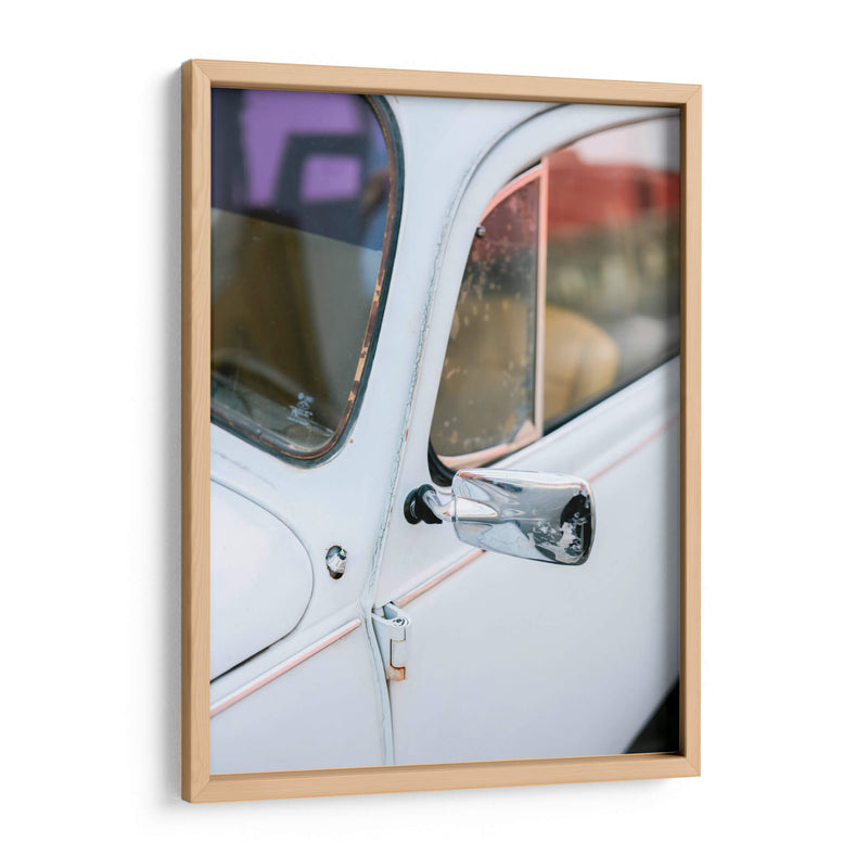 Un Volkswagen Beetle pastel en las calles de Oaxaca, México - Raisa Zwart | Cuadro decorativo de Canvas Lab