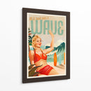 Chica pin-up surfeando en la playa en bikini - The Whiskey Ginger | Cuadro decorativo de Canvas Lab