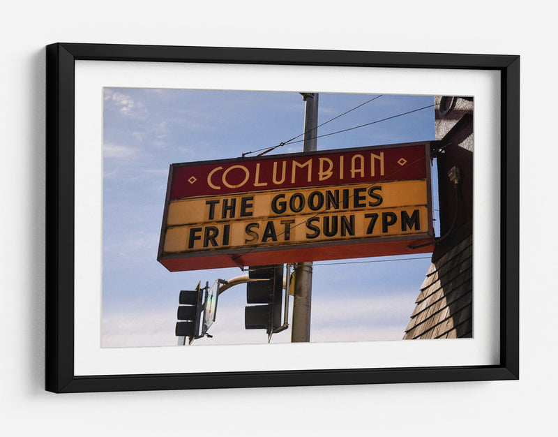 ¡Bienvenido a Astoria! - Del Mundo Imagery | Cuadro decorativo de Canvas Lab