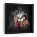 Niños asustados mirando las sombras nocturnas - Angela Waye | Cuadro decorativo de Canvas Lab
