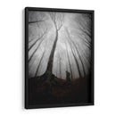 Silueta misteriosa bajo un árbol gigante - PhotoCosma | Cuadro decorativo de Canvas Lab