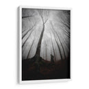 Silueta misteriosa bajo un árbol gigante - PhotoCosma | Cuadro decorativo de Canvas Lab