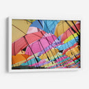 Paraguas en el colorido Guatapé - Luis Rodrigo Magaña Andrade | Cuadro decorativo de Canvas Lab