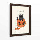 Gato negro sentado juguetonamente en una calabaza - Tara Royle | Cuadro decorativo de Canvas Lab