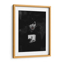 Chica Cuervo Blanco y Negro - Ariz Rab | Cuadro decorativo de Canvas Lab