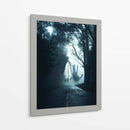 Fantasma de Halloween en la carretera oscura - Ariz Rab | Cuadro decorativo de Canvas Lab