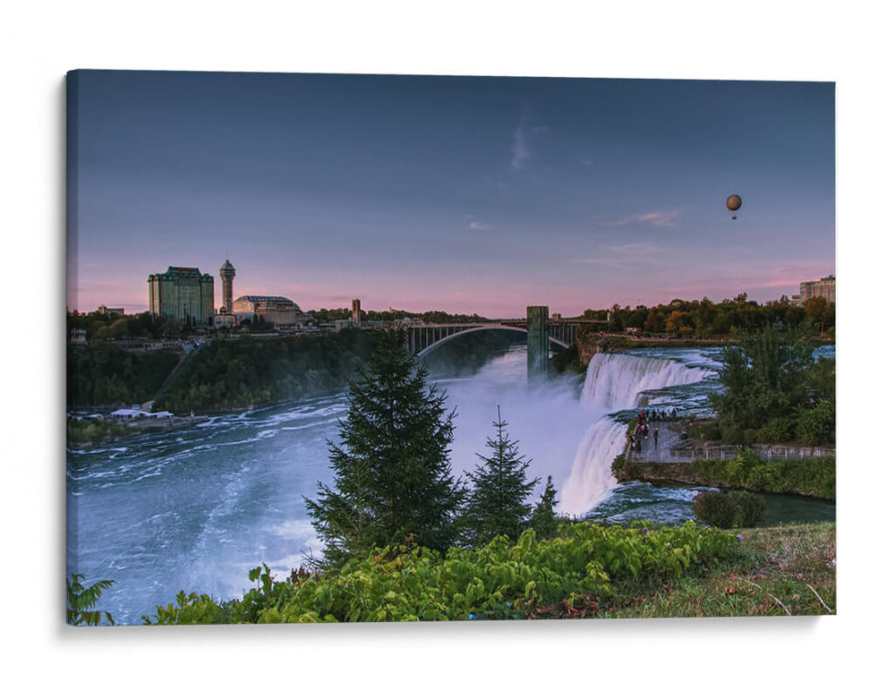 Majestad en Caida - Imagenes360 | Cuadro decorativo de Canvas Lab