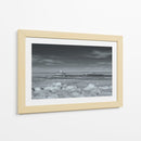 Pareja sobre cama de nubes - Onisered | Cuadro decorativo de Canvas Lab