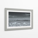 Pareja sobre cama de nubes - Onisered | Cuadro decorativo de Canvas Lab