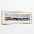 Navegando bajo el Puente de Lisboa - Carlos Franken | Cuadro decorativo de Canvas Lab