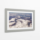 Montañas Nevadas desde el Aire - Wandering Pixels Co. | Cuadro decorativo de Canvas Lab