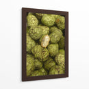 Frutas Tropicales Verdes en el Mercado - Wandering Pixels Co. | Cuadro decorativo de Canvas Lab