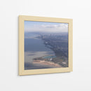 Vista Aérea de Chicago y el Lago Michigan - Wandering Pixels Co. | Cuadro decorativo de Canvas Lab