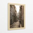 Callejón Empedrado con Lámparas Vintage - Wandering Pixels Co. | Cuadro decorativo de Canvas Lab