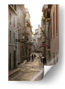 Callejón Empedrado con Lámparas Vintage - Wandering Pixels Co. | Cuadro decorativo de Canvas Lab